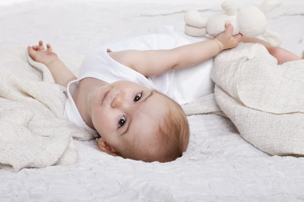 Retrato de una niña pequeña — Foto de Stock