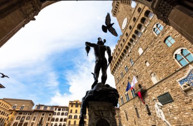 Medusa 'nın başıyla Perseus.