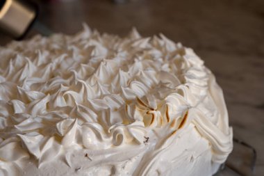 Karamelli limonlu turta.