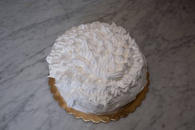 Karamelli limonlu turta.