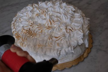 Karamelli limonlu turta.