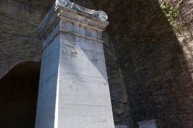 Giacomo Leopardi Türbesi