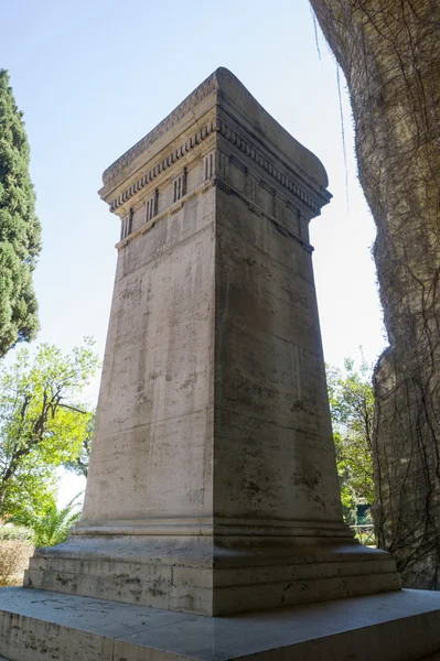 Tombe van Giacomo Leopardi — Stockfoto