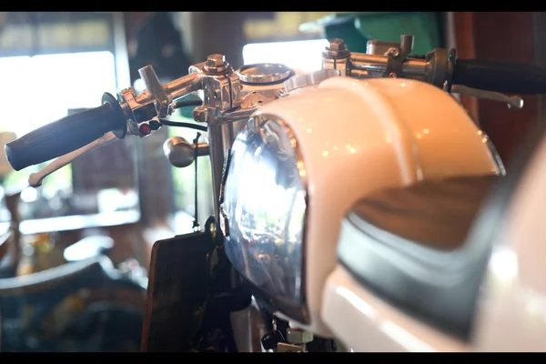 Motosiklet görünümünü kapat