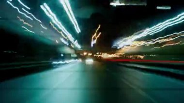 Caddelerdeki ışık yolları