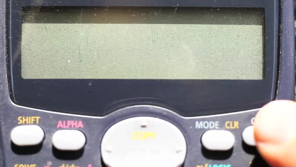 vue du dessus de la calculatrice noire .