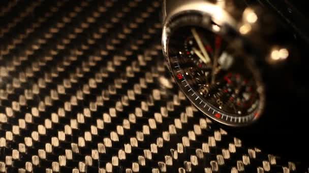 Montres chères sur sombre — Video