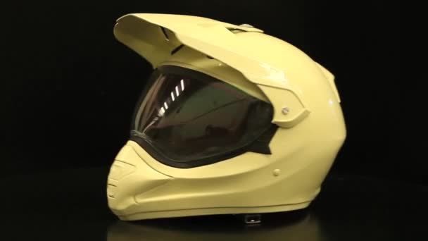 Casco de carreras de motocicletas — Vídeo de stock