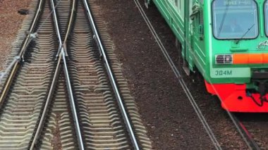 Demiryolları ve yeşil tren