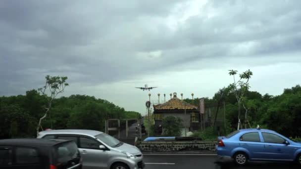 飞机降落到机场 — 图库视频影像