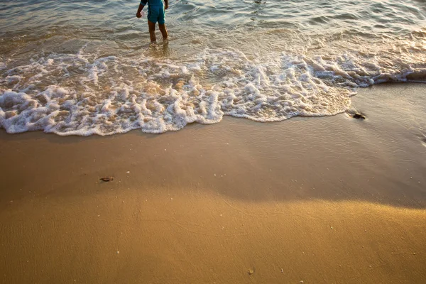 Niño Corriendo Playa Corredor Tiene Desenfoque Movimiento —  Fotos de Stock