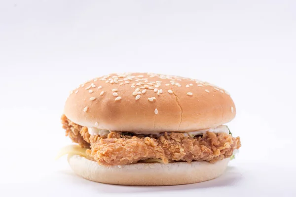 Ropogós Csirkés Burger Salátával Sajttal Majonézzel — Stock Fotó