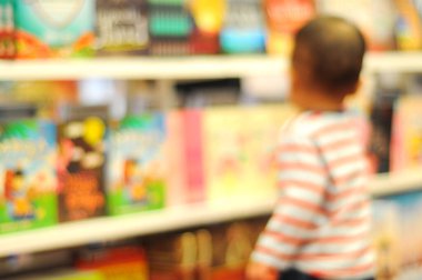 Alışveriş merkezinin arka planında bulanık görüntü