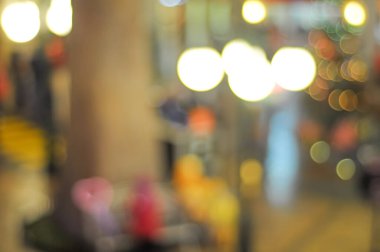 Alışveriş merkezinin soyut arkaplanı, odak derinliği.