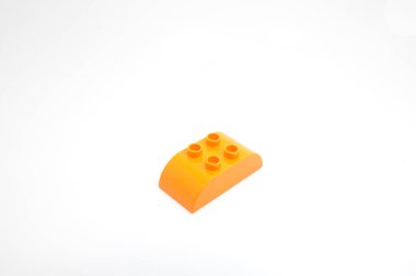 çok renkli plastik tuğlalar çocuklar için oyuncaklar