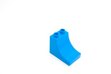 çok renkli plastik tuğlalar çocuklar için oyuncaklar