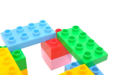 Beyaz arkaplanda Plastik Blok