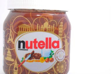Kuala Lumpur, Malezya - 19 Eylül 2018: Beyaz arka planda Nutella