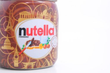 Kuala Lumpur, Malezya - 19 Eylül 2018: Beyaz arka planda Nutella