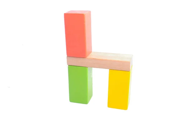 Beyaz Arka Plan Üzerinde Izole Renkli Ahşap Oyuncak Blokları — Stok fotoğraf