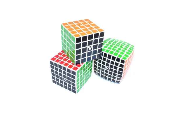 Selangor マレーシア 2015年2月3日 白を背景にしたV Cube Cube ギリシャの発明家パナギオティス ヴェルデによって発明されたルービックキューブのバージョンです — ストック写真