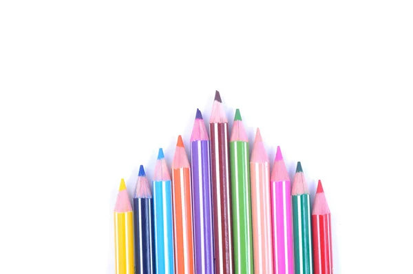 Vários Lápis Madeira Coloridos Lápis Colocados Uma Fileira — Fotografia de Stock