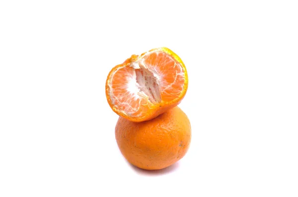 Laranja Fresca Isolada Sobre Fundo Branco — Fotografia de Stock