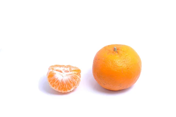 Fruta Naranja Madura Fresca Aislada Sobre Fondo Blanco —  Fotos de Stock