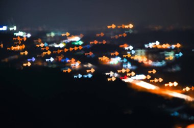  Bokeh ışığı ve bulanık modern şehir silüeti arkaplanı.