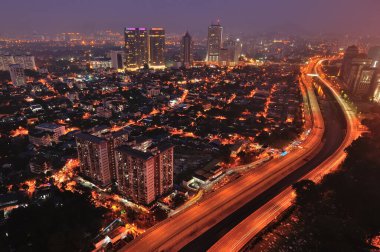 Güzel Kuala Lumpur şehir simgesi ile gökyüzü