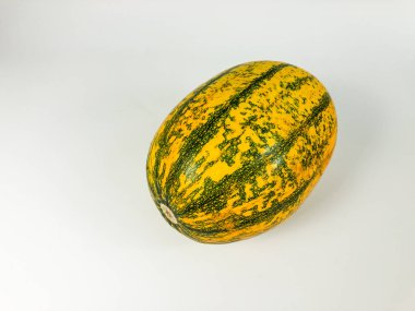 İzole edilmiş beyaz arkaplan üzerinde kopyalama alanı olan hassas kabak