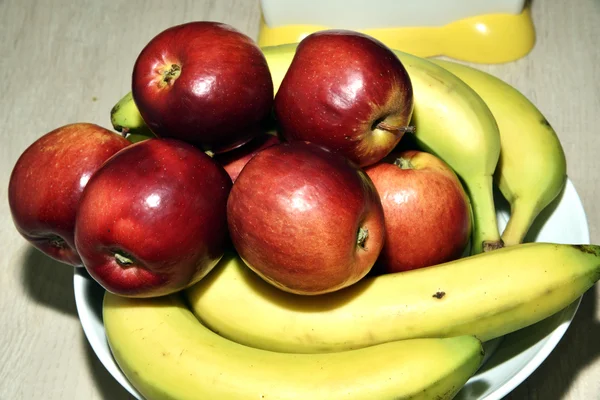 사과 바나나 — 스톡 사진