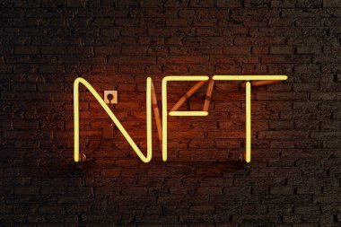 NFT işaretli sarı neon lamba. 3d oluşturma