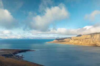 Longyearbyen, dünyanın en kuzeyindeki yerleşim yeri. Svalbard, Norveç