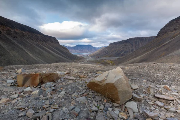 Uitzicht Longyearbyen Van Boven Meest Noordelijke Nederzetting Wereld Spitsbergen Noorwegen — Stockfoto