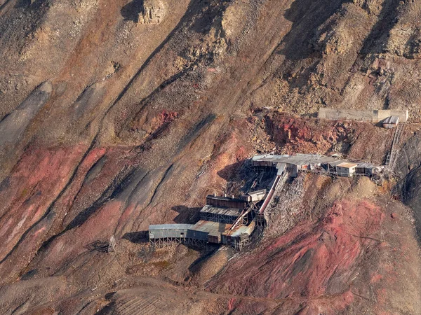 Das Alte Kohlebergwerk Der Nähe Von Longyearbyen Die Nördlichste Siedlung — Stockfoto