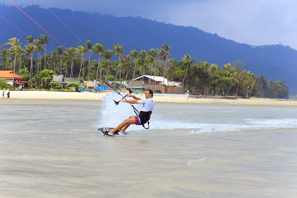 Kitesurfing Koh Samui Adası. Tayland. Ocak 2015.