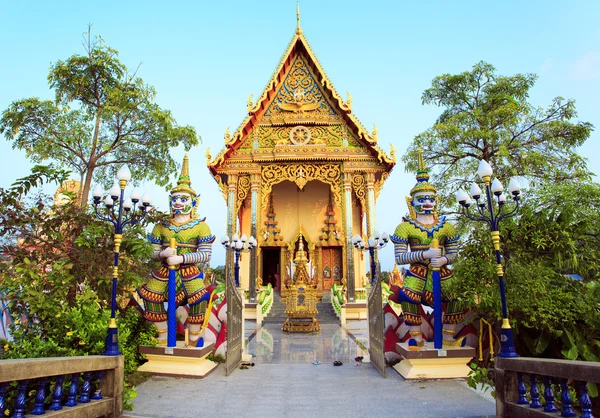 Świątyni buddyjskiej Wat Plai Laem na wyspie Koh Samui Tajlandia. — Zdjęcie stockowe