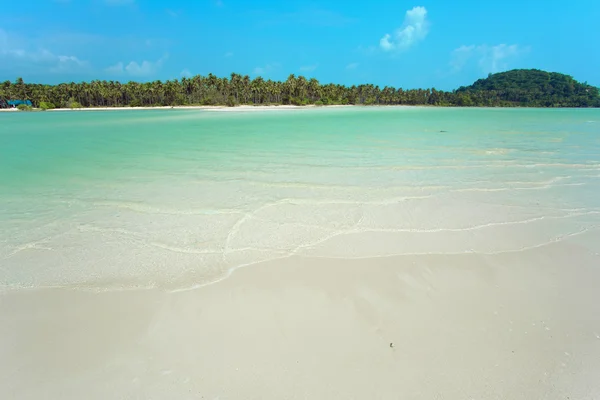 Tropikalna plaża. — Zdjęcie stockowe