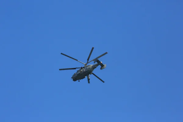 Aviones militares rusos en el Día de la Victoria. 9 de mayo 2015 año, la Crimea Sebastopol . — Foto de Stock