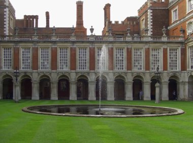 Londra 'daki Hampton Sarayı' nda Çeşme