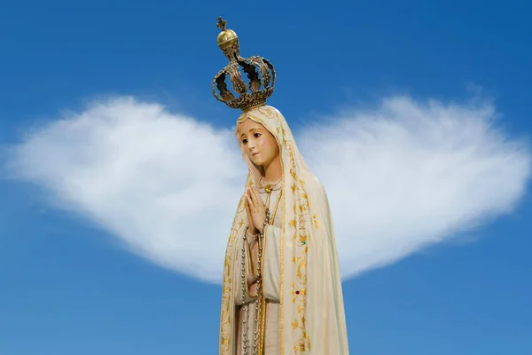 Fatima Anıtı, Katolik dininde Tanrı 'nın annesi, Fatima Tespihi' nin Hanımı, Bakire Meryem