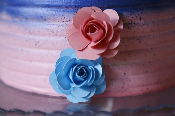 Niebieski Różowy Tort Kwiaty Objawienie Tea Party Płeć Dziecka Ujawnić — Zdjęcie stockowe