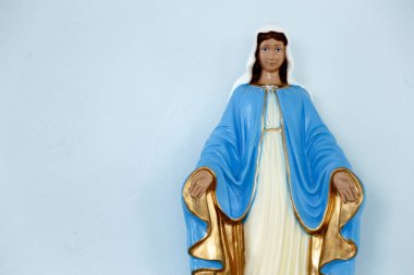 Katolik dininde Tanrı 'nın annesi, Meryem Ana' nın heykeli, Bakire Meryem.