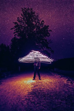 Geceleri ışık saçan resim, soyut fotoğraf.