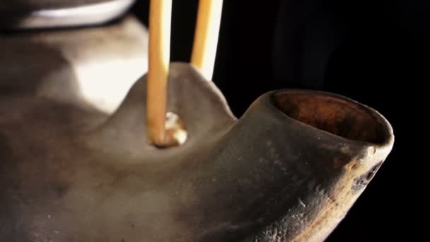 Steaming tea pot — Stock Video