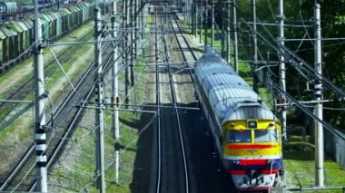 Retro yolcu treni. SSCB'de yaptı. Yukarıdan vurdu