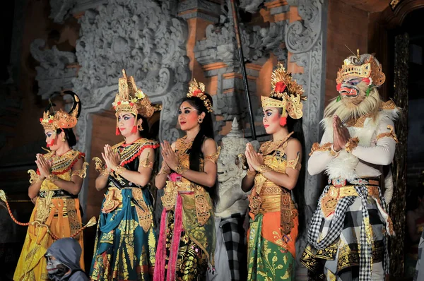 Традиційний Балійський Танець Леґун — стокове фото