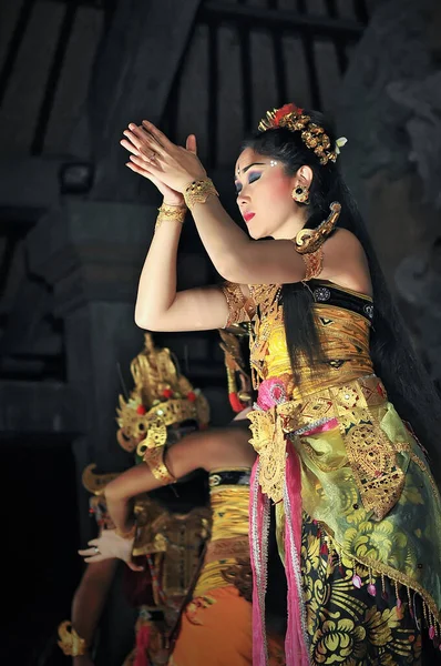 Tradizionale Danza Legong Balinese — Foto Stock