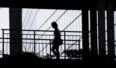 Singapur sokaklarındaki geçitlerden biri.